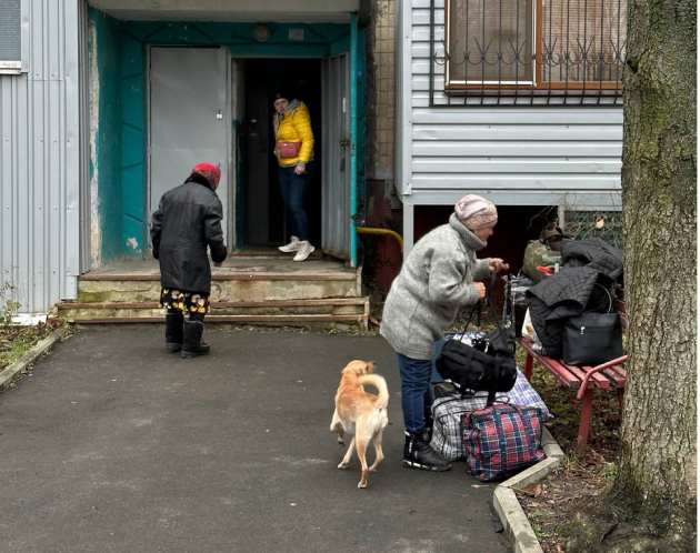 Допомагаємо виїхати